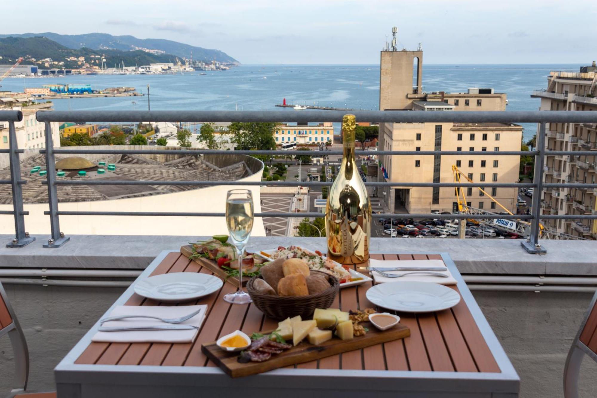 Allegroitalia La Spezia 5 Terre Bagian luar foto