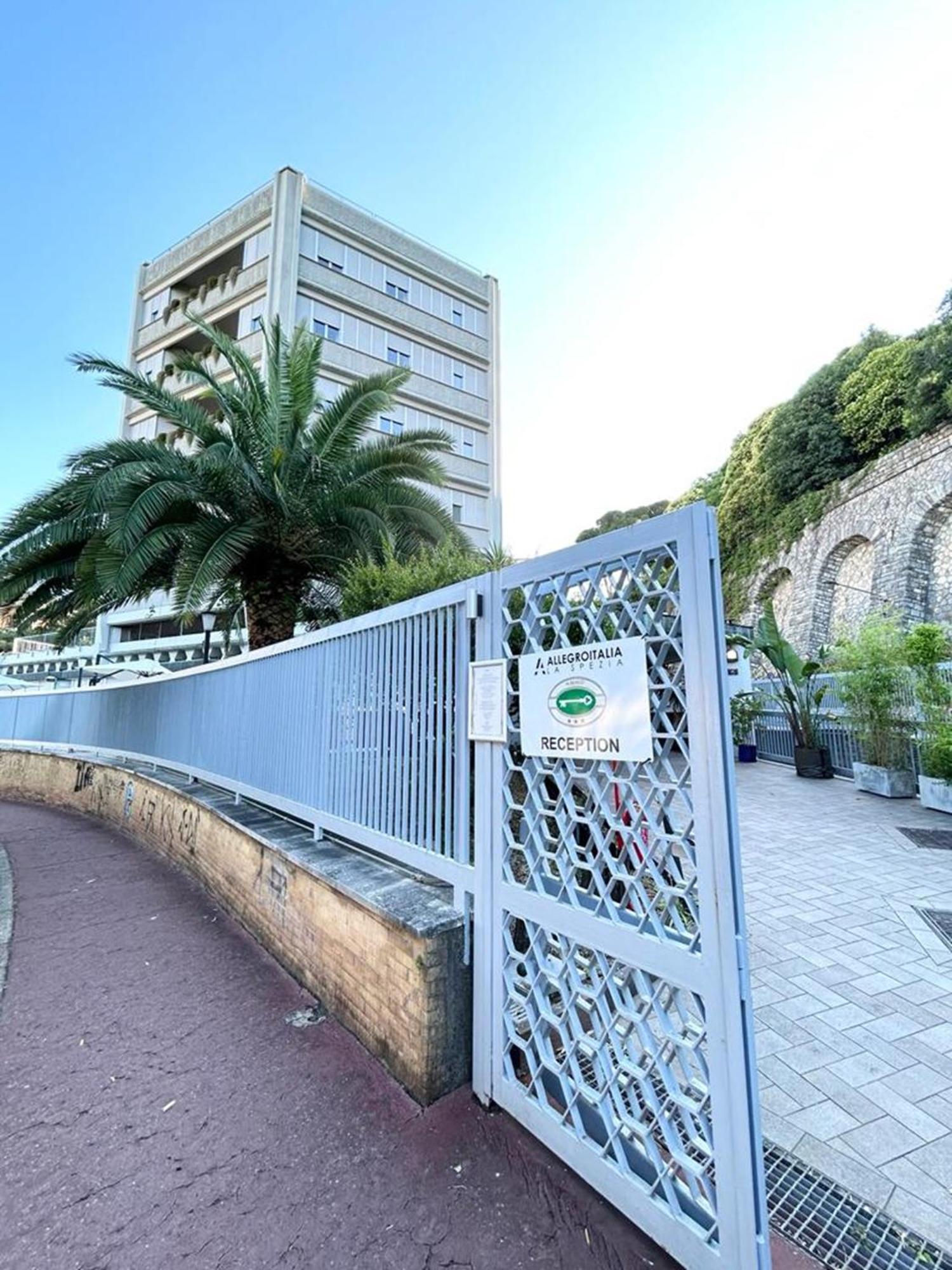 Allegroitalia La Spezia 5 Terre Bagian luar foto